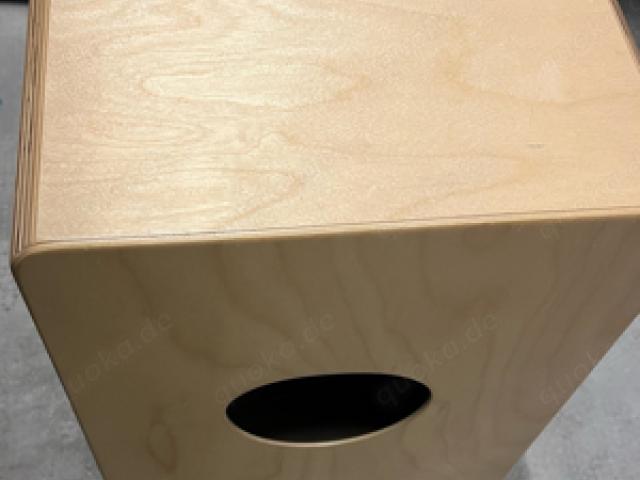 Cajon wenig gebraucht mit interner Federspannung für einen Snaredrum Effekt - 1